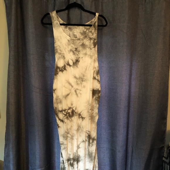 Isabel Maternity dresses from Target! Size L - Picture 2 of 9